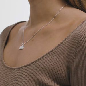 Small Blurry Layers Necklace
