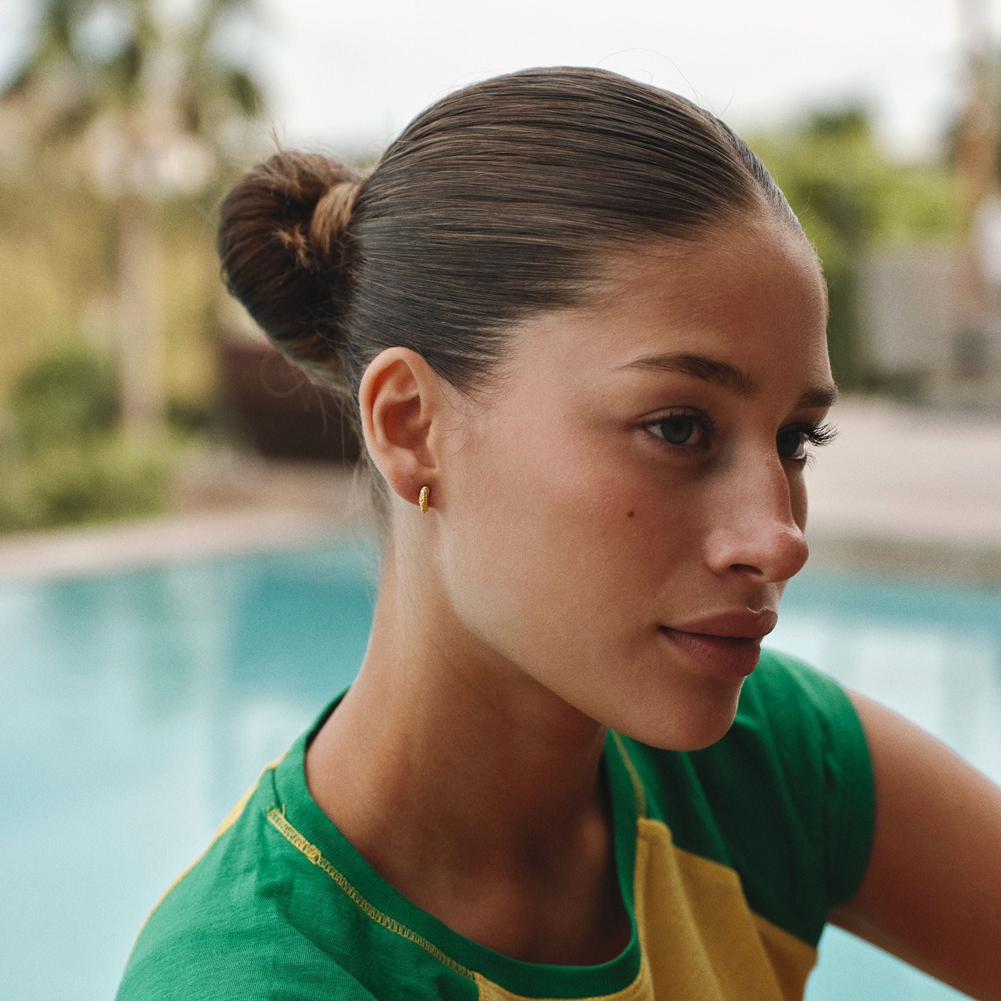 Hugged Essentia Stud Earrings