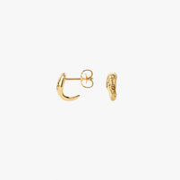 Hugged Essentia Stud Earrings