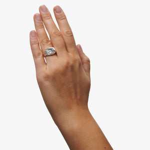 Contrast Layers Ring