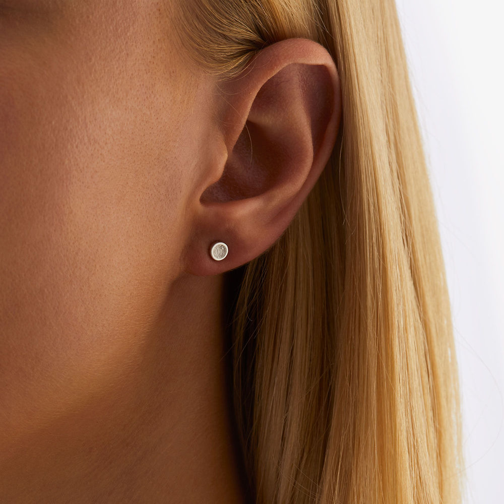Small Round Tekstur Stud Earrings